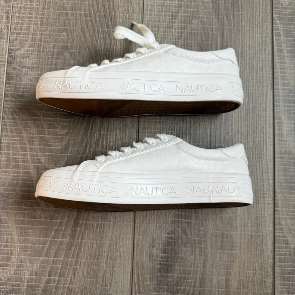 Women’s Nautica Classic White Lace-Up Sneakers Size 6.5 - Picture 3 of 6